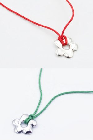 Adjustable Red Flower Pendant Necklace - Fashionable Vacation Style, European American Design, Trendy Accessory for 90s Vibes