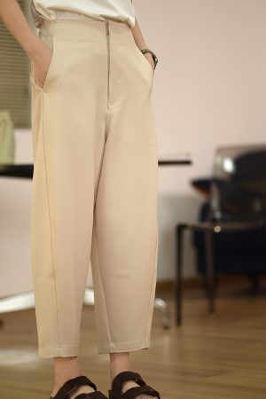 Airy Cocoon-Shaped High-Waisted Cropped Pants - Stylish Tapered Carrot & Slimming Banana Pants for Trendy Looks