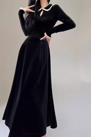 Alice Sweet Dream French Vintage Velvet Dress - Elegant Long Skirt Winter Gown with Timeless Charm and Classic Style