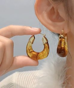 Amber Retro Ear Hoops - Exaggerated Minimalist Style Clip-On Earrings, High-End Niche Design, 90s Inspired Fashion Accessory
