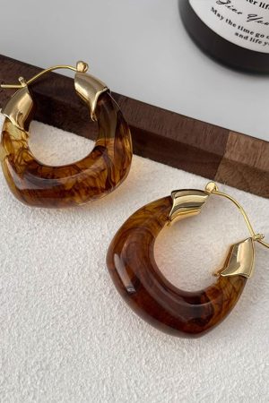 Amber Retro Ear Hoops - Exaggerated Minimalist Style Clip-On Earrings, High-End Niche Design, 90s Inspired Fashion Accessory