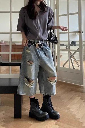 American Glamour Outfits, Old Money Aesthetic Girl Outfits - Ripped Jean Shorts