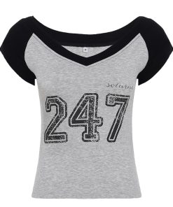 American Retro Black and Gray Color Block V-Neck Short Sleeve T-Shirt - Casual Sports Top for a Stylish 90s Inspired Look