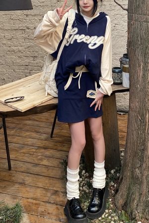 American Retro Color Block Hoodie for Students - Loose Slimming Versatile Sweatshirt Inspired by 90s Y2K Style