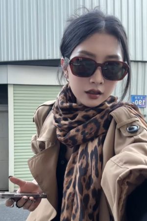 American Retro Leopard Print Scarf - Versatile Long Neck Shawl for Autumn/Winter - Chic Cool Spicy Style