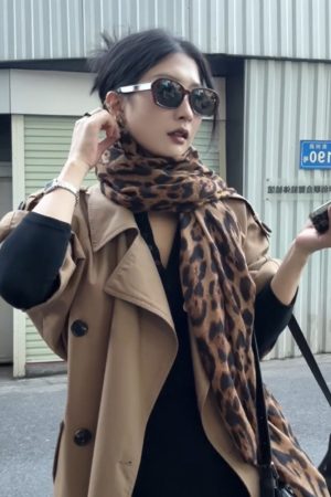 American Retro Leopard Print Scarf - Versatile Long Neck Shawl for Autumn/Winter - Chic Cool Spicy Style