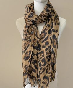 American Retro Leopard Print Scarf - Versatile Long Neck Shawl for Autumn/Winter - Chic Cool Spicy Style