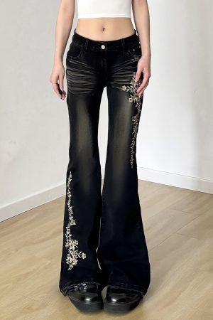 American Vintage Style Plant Embroidery Washed White Low Waist Flare Jeans for Women - 90s Inspired Fashion