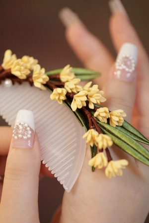 Ancient Style Osmanthus Flower Hairpin - Classical Cheongsam Hair Comb for Bun, Hanfu Hair Accessory, Chinese Style Hair Ornament for Women