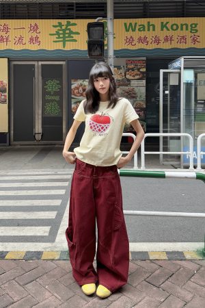 Apple Print Slim Fit Shoulder T-Shirt for Women - Summer Short Sleeve Pure Cotton Top in American Vintage Style