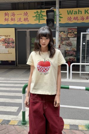 Apple Print Slim Fit Shoulder T-Shirt for Women - Summer Short Sleeve Pure Cotton Top in American Vintage Style