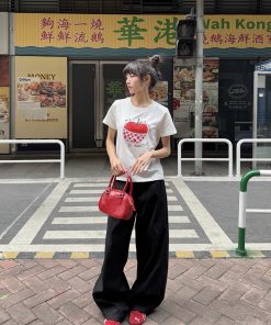 Apple Print Slim Fit Shoulder T-Shirt for Women - Summer Short Sleeve Pure Cotton Top in American Vintage Style