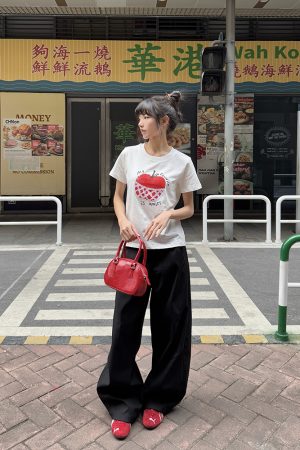 Apple Print Slim Fit Shoulder T-Shirt for Women - Summer Short Sleeve Pure Cotton Top in American Vintage Style