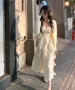 Apricot Long-Sleeve Dress, French-Style Waist-Defining Fairy Design, Gentle Temperament Long Skirt, Autumn 2025 Fashion Trend