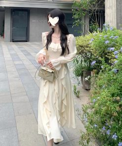 Apricot Long-Sleeve Dress, French-Style Waist-Defining Fairy Design, Gentle Temperament Long Skirt, Autumn 2025 Fashion Trend