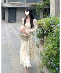 Apricot Long-Sleeve Dress, French-Style Waist-Defining Fairy Design, Gentle Temperament Long Skirt, Autumn 2025 Fashion Trend