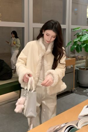 Apricot Thickened Plush Short Coat for Women - High-End Fur Quality Winter Outerwear, Cozy Korean Style Fashion