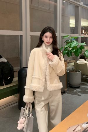 Apricot Thickened Plush Short Coat for Women - High-End Fur Quality Winter Outerwear, Cozy Korean Style Fashion