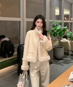 Apricot Thickened Plush Short Coat for Women - High-End Fur Quality Winter Outerwear, Cozy Korean Style Fashion