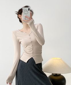 Apricot V-Neck Knitted Top for Women - Vintage Autumn Pleated Waist Slim-Fit Shirt, Perfect for Y2K and Korean Style Looks