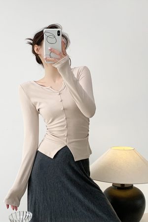 Apricot V-Neck Knitted Top for Women - Vintage Autumn Pleated Waist Slim-Fit Shirt, Perfect for Y2K and Korean Style Looks