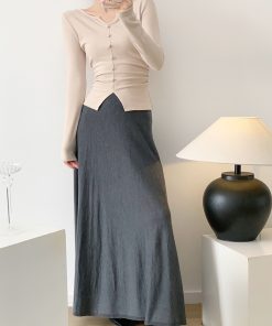 Apricot V-Neck Knitted Top for Women - Vintage Autumn Pleated Waist Slim-Fit Shirt, Perfect for Y2K and Korean Style Looks