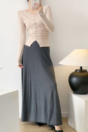 Apricot V-Neck Knitted Top for Women - Vintage Autumn Pleated Waist Slim-Fit Shirt, Perfect for Y2K and Korean Style Looks