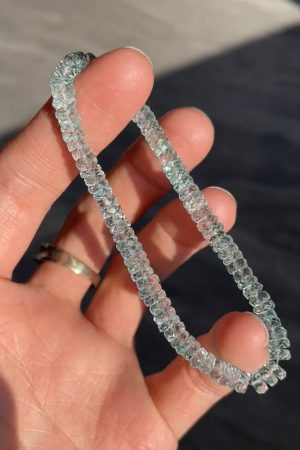 Aquamarine Crystal Cut Plate Bead Bracelet - Vintage High-End Light Luxury Accessory for Unique Style