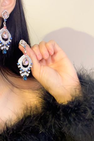 Artistic Retro Palace-Style Fan-Shaped Diamond-Inlaid Drop Earrings for Women - Elegant French Design, 2025 Fashion Accessories