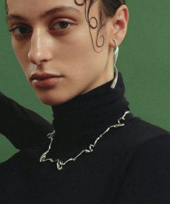 Artistic Ribbon Curved Wave Necklace â€“ High-End French Vintage Design, European and American Style, Unique Statement Jewelry