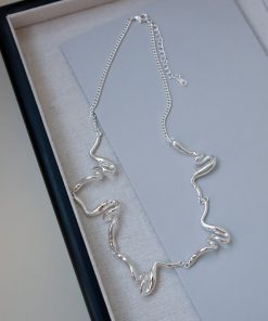 Artistic Ribbon Curved Wave Necklace â€“ High-End French Vintage Design, European and American Style, Unique Statement Jewelry