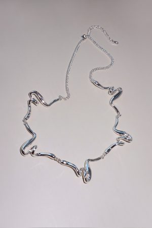 Artistic Ribbon Curved Wave Necklace â€“ High-End French Vintage Design, European and American Style, Unique Statement Jewelry