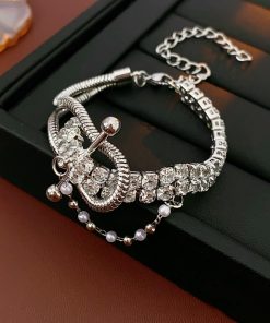 Asymmetrical Cold Shoulder Chain Necklace with Sparkling Diamonds - Light Luxury Sweet Cool Niche Jewelry