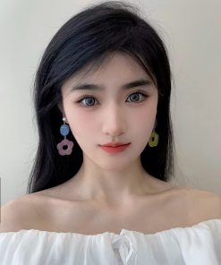 Asymmetrical Five-Petal Flower Pearl Earrings - Cute Colorful Studs for Women, High-End Fashion, Niche Floral Jewelry