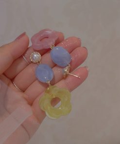 Asymmetrical Five-Petal Flower Pearl Earrings - Cute Colorful Studs for Women, High-End Fashion, Niche Floral Jewelry