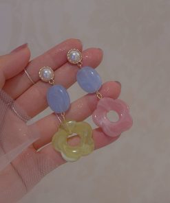 Asymmetrical Five-Petal Flower Pearl Earrings - Cute Colorful Studs for Women, High-End Fashion, Niche Floral Jewelry