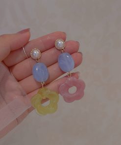 Asymmetrical Five-Petal Flower Pearl Earrings - Cute Colorful Studs for Women, High-End Fashion, Niche Floral Jewelry