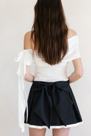Asymmetrical Off-Shoulder Pleated Slim-Fit Top - Elegant Flowing Strap Knitted Short Sleeve T-Shirt for Chic Casual Style