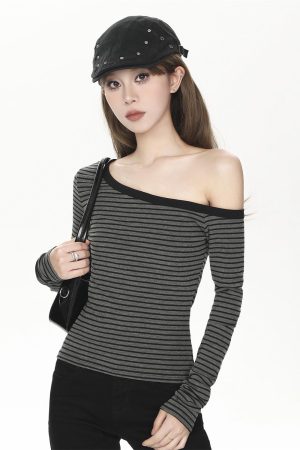 Asymmetrical Off-Shoulder Striped Long Sleeve T-Shirt for Women, Slim Fit Autumn Base Layer, Clavicle-Exposing Trendy Style