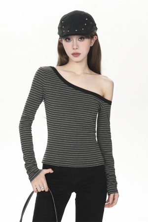 Asymmetrical Off-Shoulder Striped Long Sleeve T-Shirt for Women, Slim Fit Autumn Base Layer, Clavicle-Exposing Trendy Style