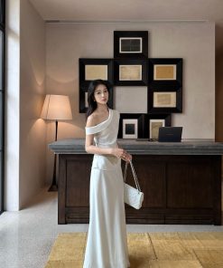 Asymmetrical Pleated Off-Shoulder Top in Linen Tencel - Chic Old Money Style for Effortless Elegance