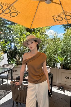 Asymmetrical Pleated Off-Shoulder Top in Linen Tencel - Chic Old Money Style for Effortless Elegance