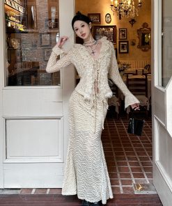 Autumn Lace Layered Waist-Defining Top with Textured Knitted Mermaid Skirt - Chic French Fur Style for Fall Fashion