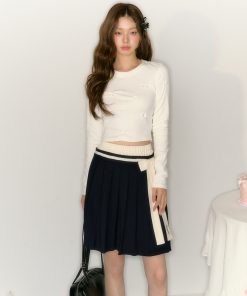 Autumn Long Sleeve T-Shirt for Women, Unique Short Sweet & Spicy Design, Trendy Casual Top for Weekend Wear