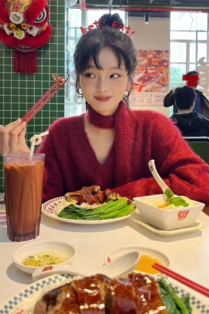 Autumn Winter Oversized V-Neck Wool Blend Sweater for Women in Pumpkin, Passionate Red, and Cool Black - Cozy Knit Fashion