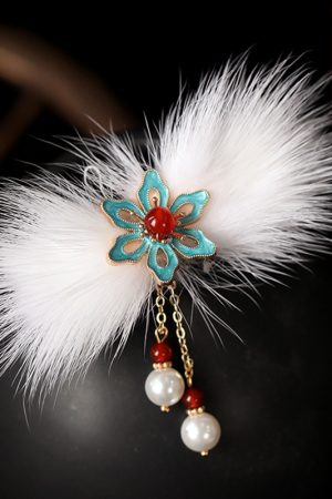 Autumn Winter Tassel Fur Hair Clip for Women - Ancient Style Hanfu Headpiece Side Clip in White