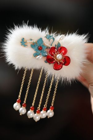 Autumn Winter Tassel Fur Hair Clip for Women - Ancient Style Hanfu Headpiece Side Clip in White