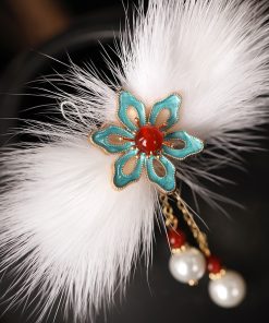 Autumn Winter Tassel Fur Hair Clip for Women - Ancient Style Hanfu Headpiece Side Clip in White