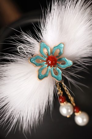 Autumn Winter Tassel Fur Hair Clip for Women - Ancient Style Hanfu Headpiece Side Clip in White