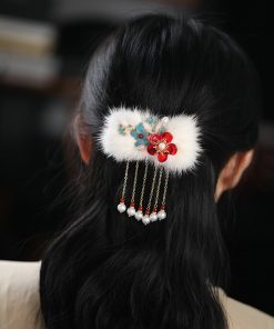 Autumn Winter Tassel Fur Hair Clip for Women - Ancient Style Hanfu Headpiece Side Clip in White
